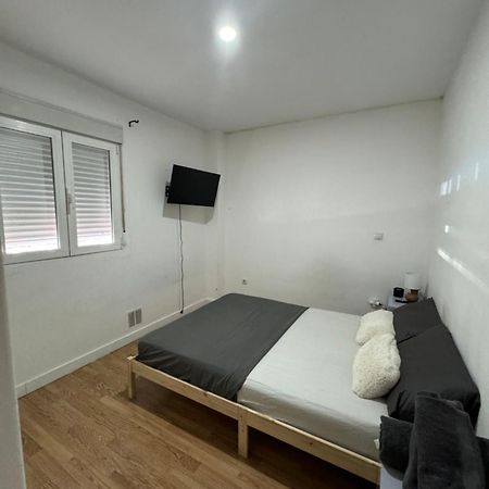Habitacion Con Bano Compartido Hotel Madrid Exterior photo